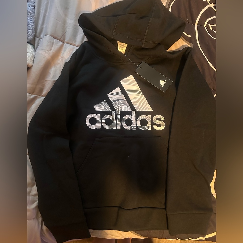 NWT ADIDAS HOODIE KIDS SIZE MEDIUM (10-12)